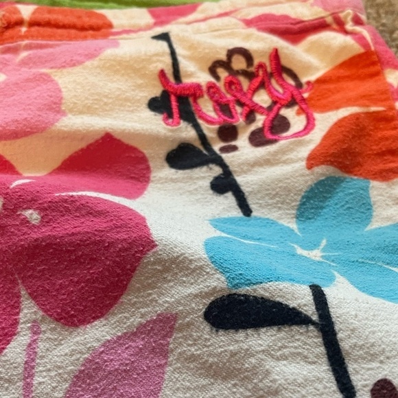 Roxy Hawaiian Multi Color Floral Pajama Pants - Picture 4 of 7